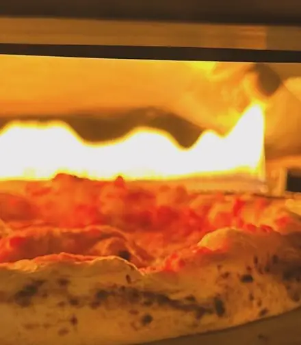 Pizza congelada Casapri assando no forno